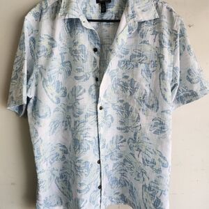Van Heusen Men's Blue Patterned Shirt Size Large Vacation